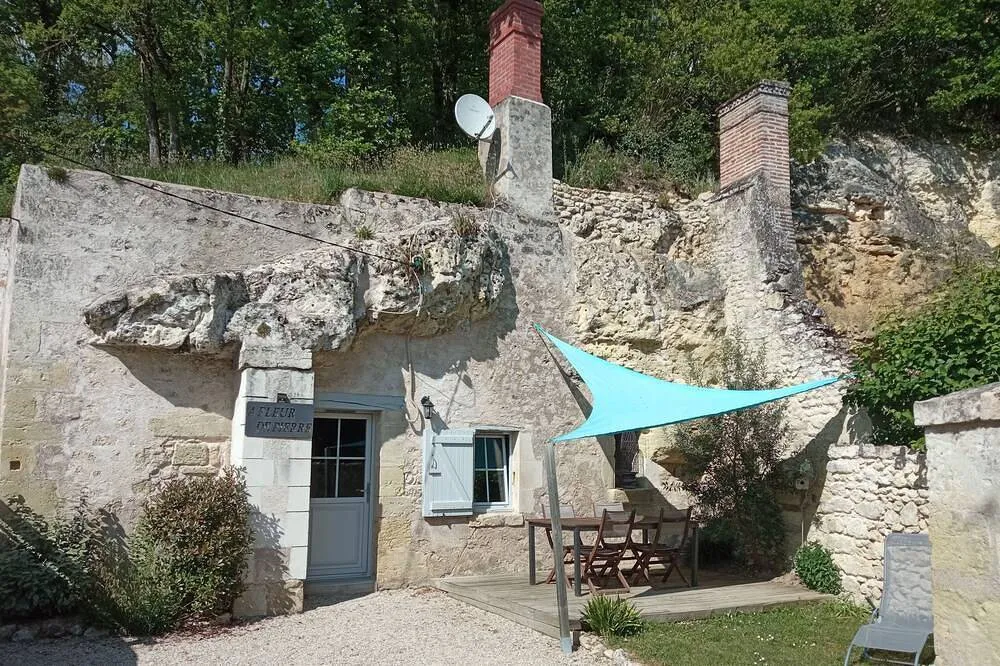 À fleur de pierre, gîte troglodyte à La Croix-en-Touraine