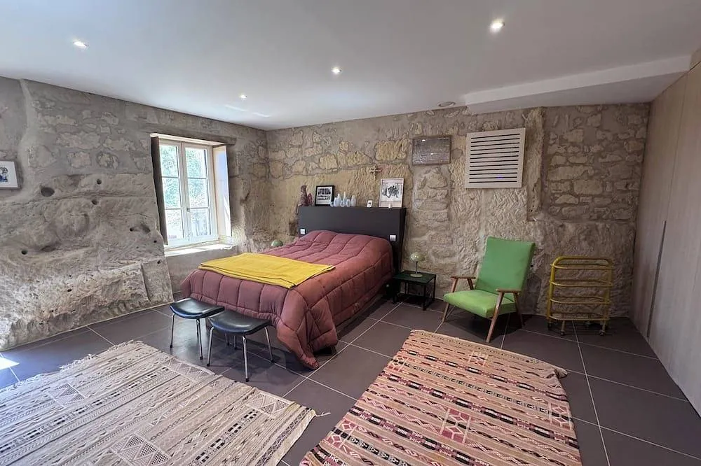 Chambre double troglodyte à La Roche-Clermault, photo 3