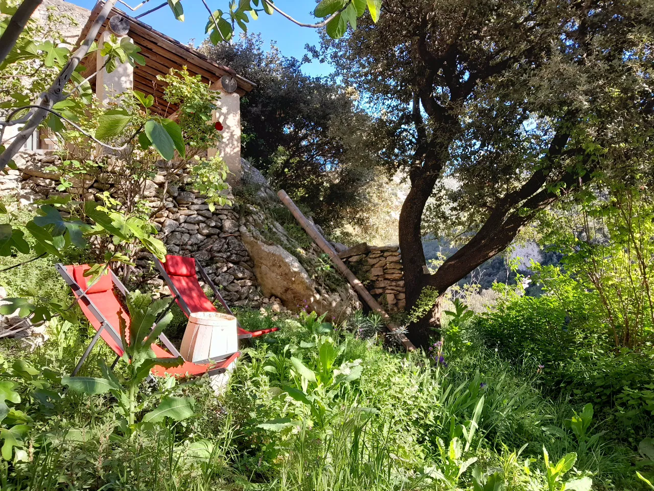 Chantebelle, maison semi-troglodyte à Sivergues