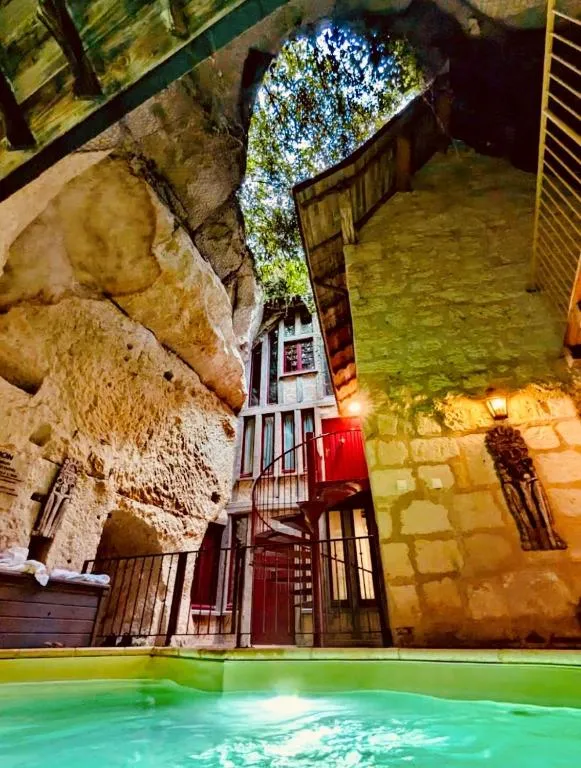 Demeure de la Vignole, chambre d'hôtes troglodyte à Turquant
