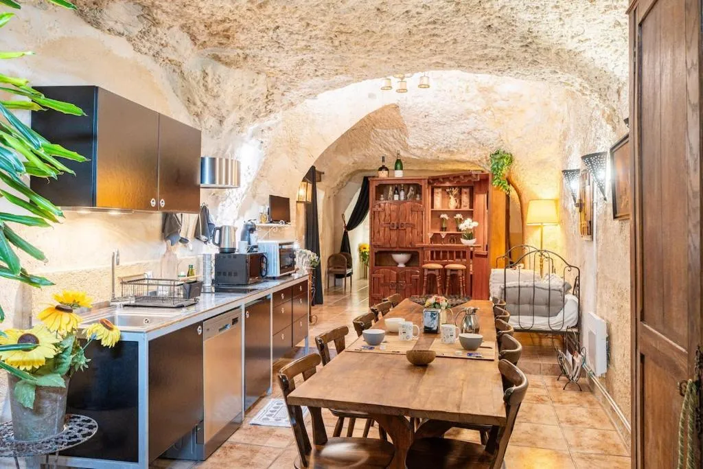 Fleur de Chaux, gîte troglodyte à Chançay