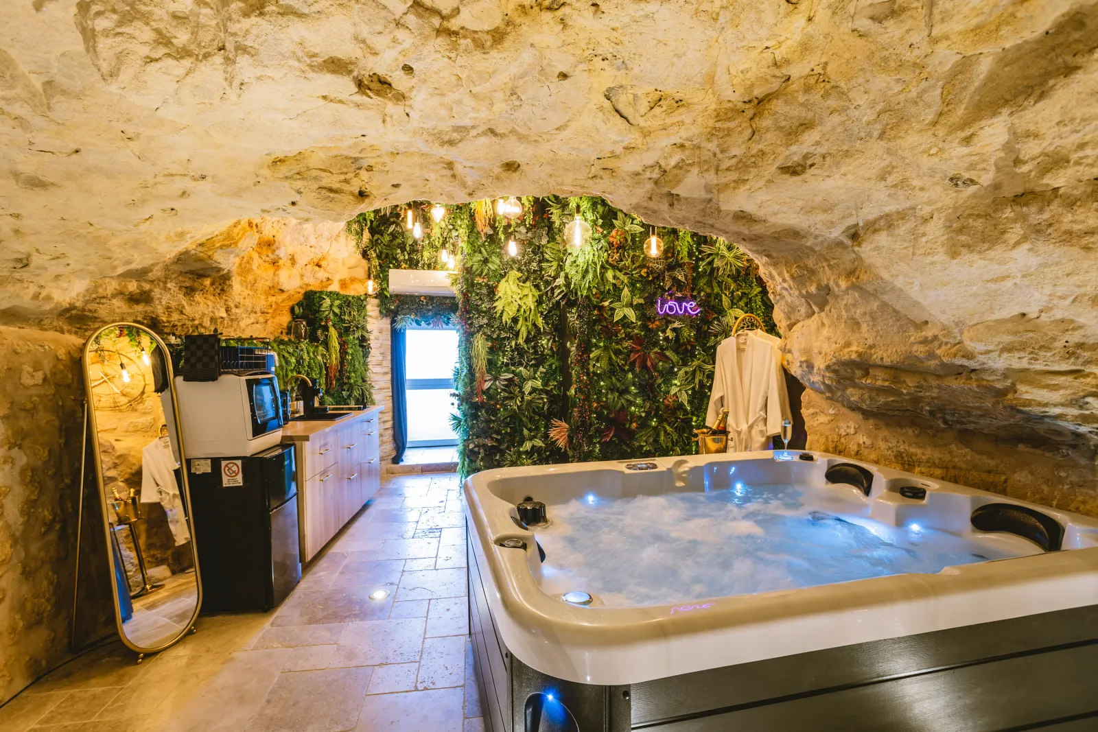La Grotte Fleurie, suite troglodyte à Mussidan