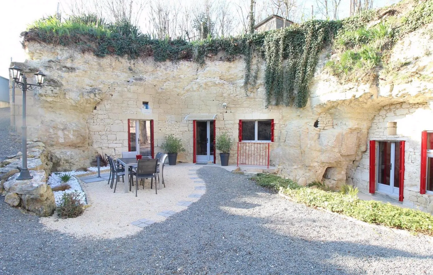 La Grotte Rouge, gîte troglodyte à Dénezé-sous-Doué