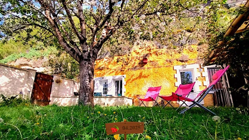 Le Cerisier Perché, gîte troglodyte à Luynes