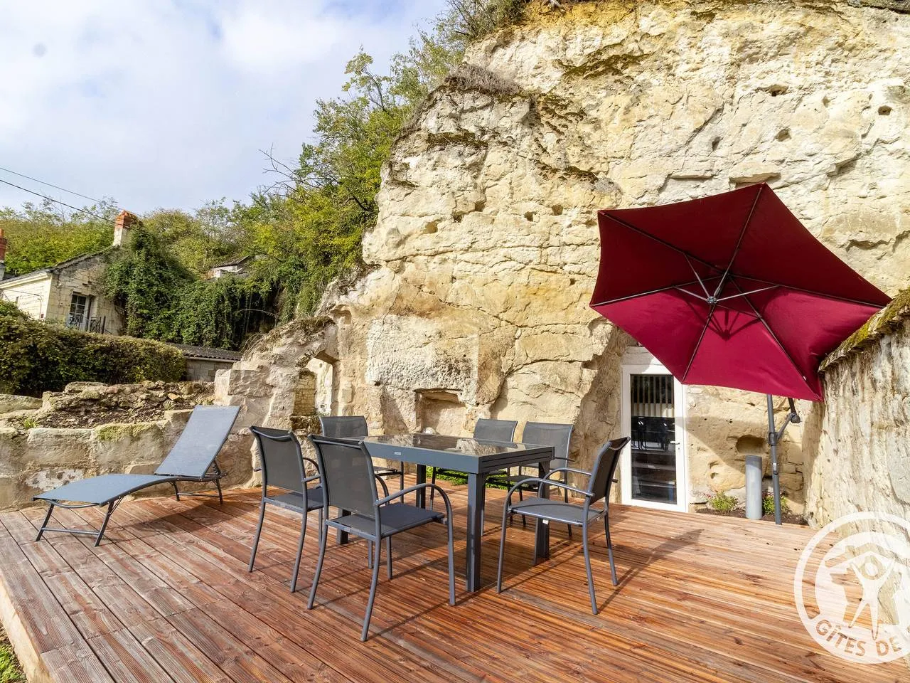 Le gîte troglodyte au billard, gîte troglodyte aux Ulmes