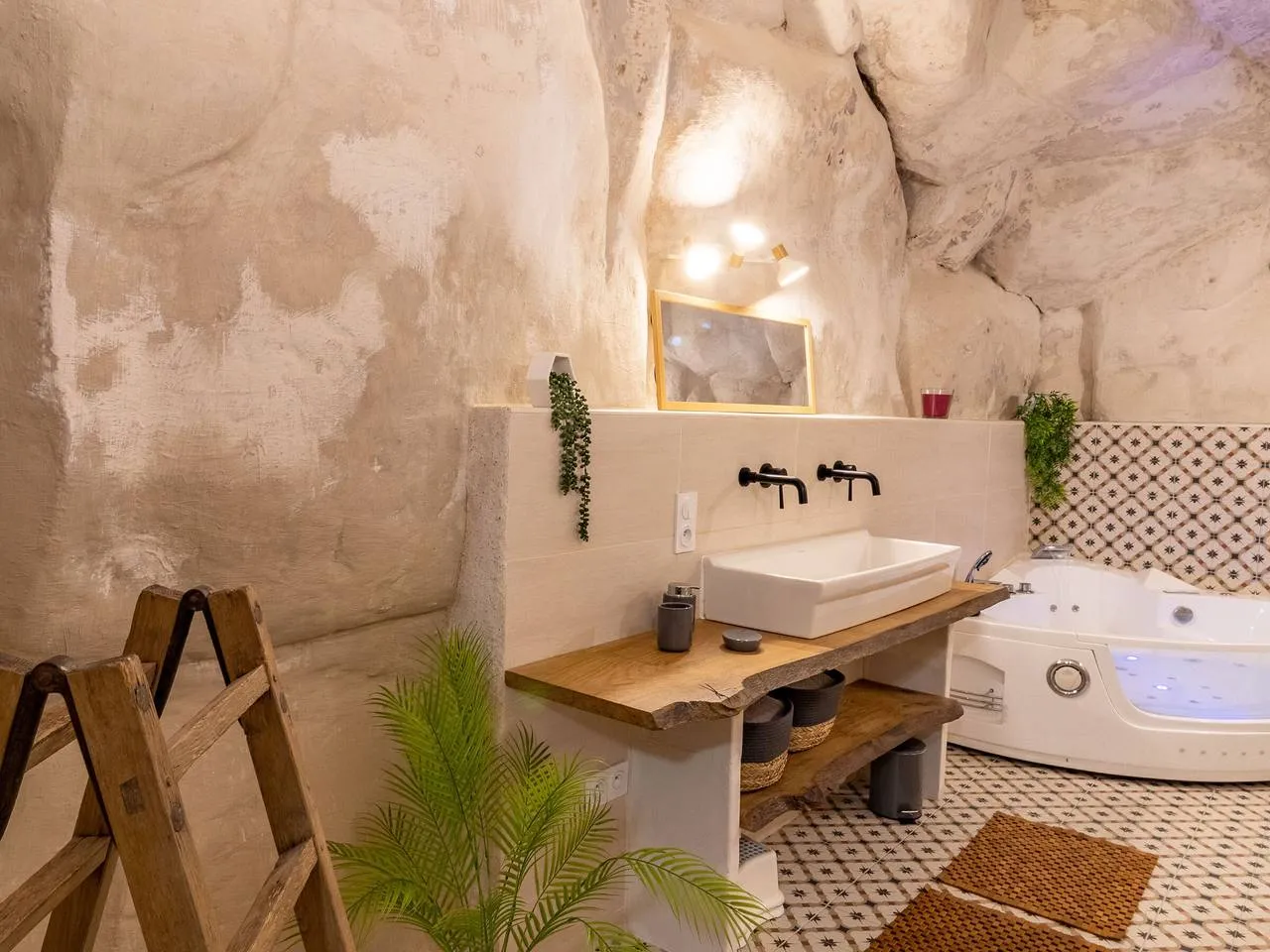 Le gîte troglodyte au billard aux Ulmes, photo 4