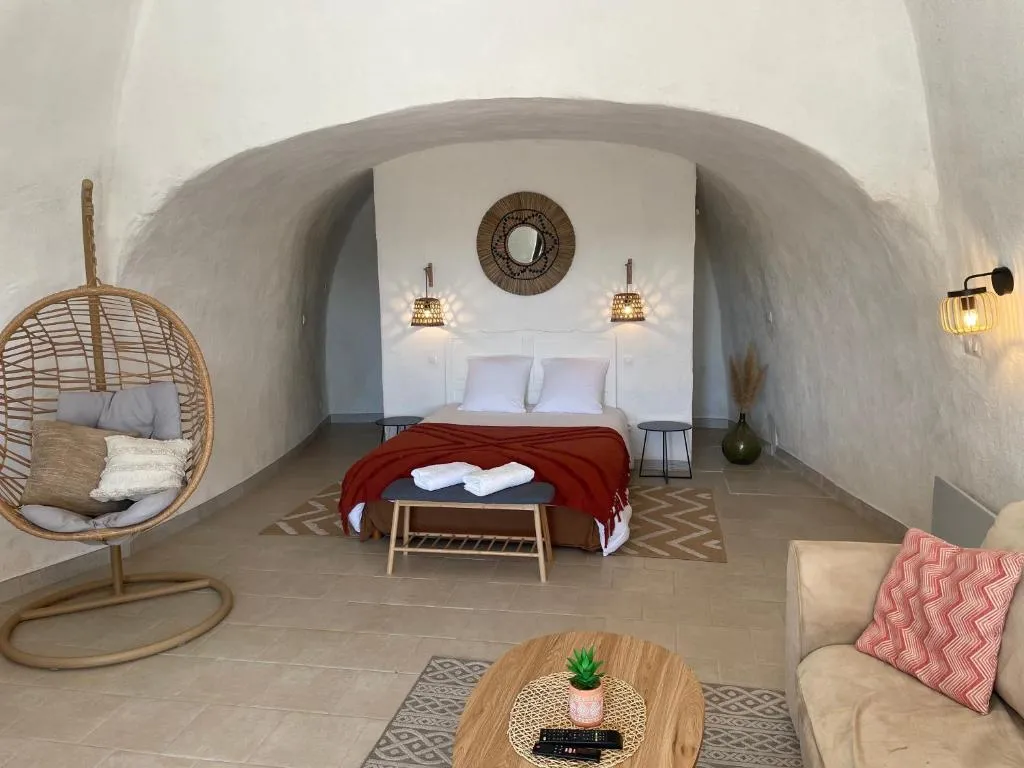Logement troglodyte de Naveil, gîte troglodyte à Naveil