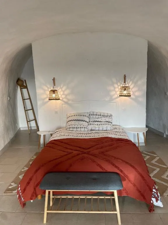 Logement troglodyte de Naveil à Naveil, photo 2