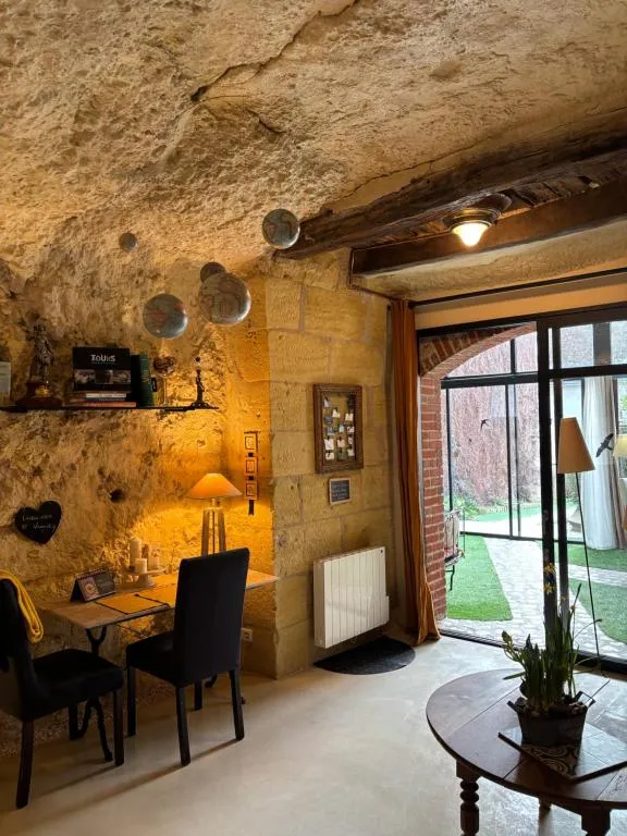 Loire Sauvage, chambre d'hôtes troglodyte à Rochecorbon