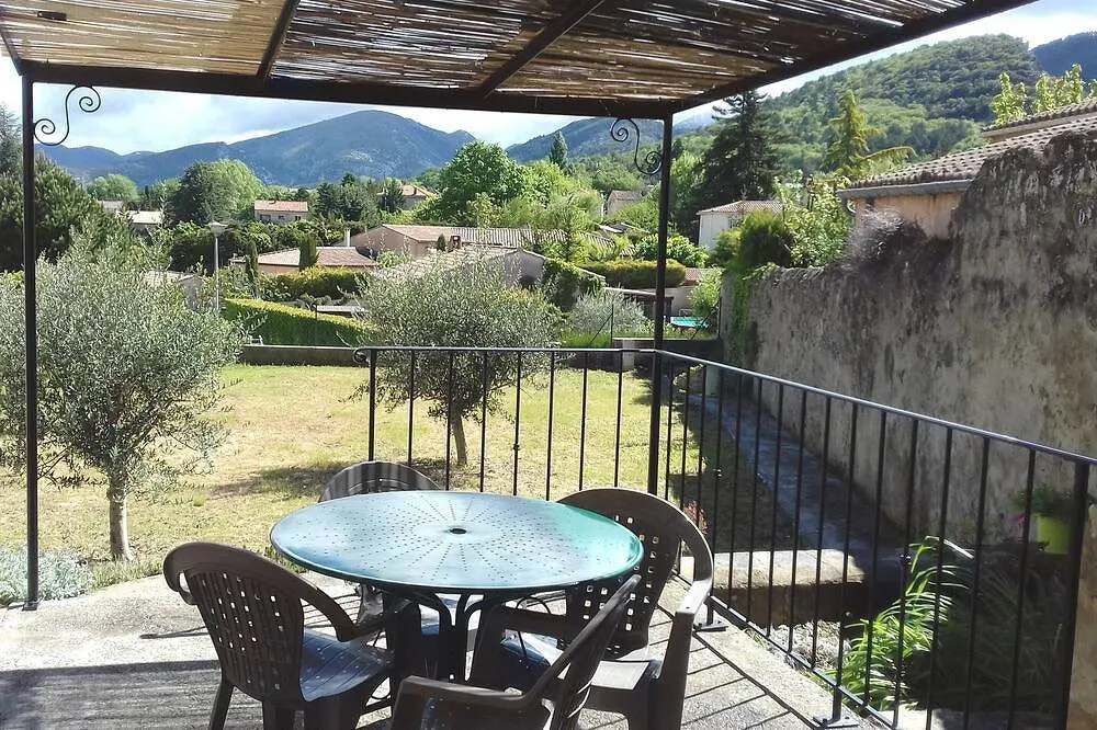 Maison Carlota, maison semi-troglodyte à Malaucène