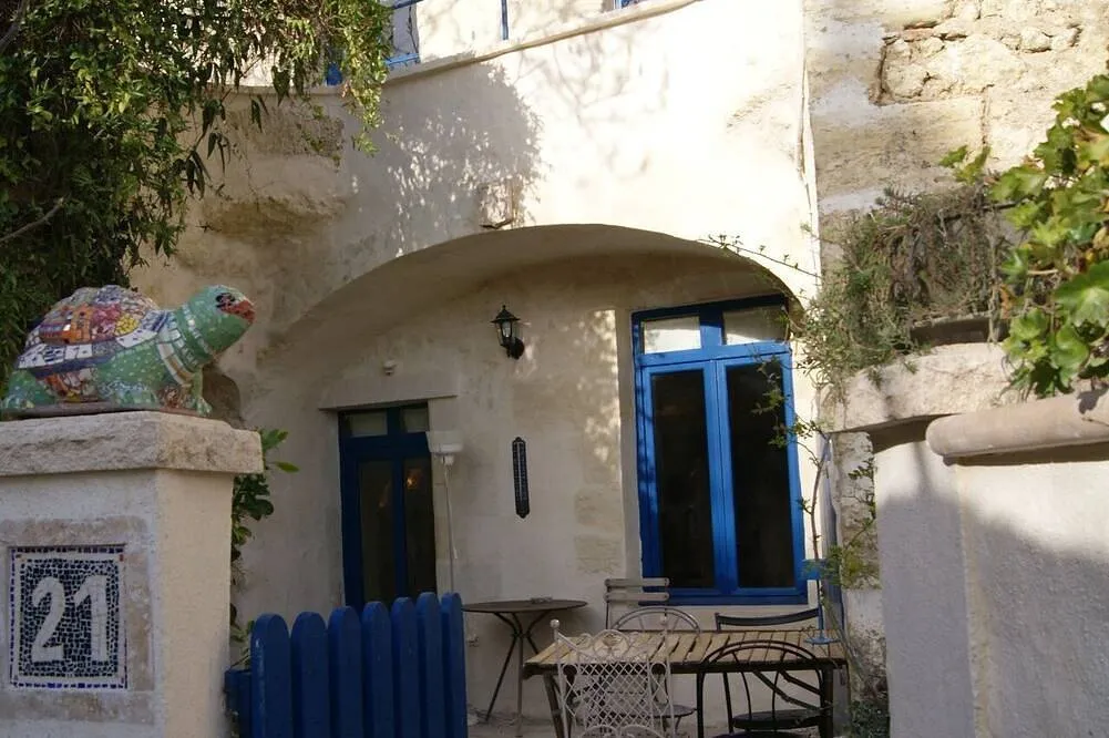 Maison d'artiste troglodytique, gîte troglodyte à Amboise