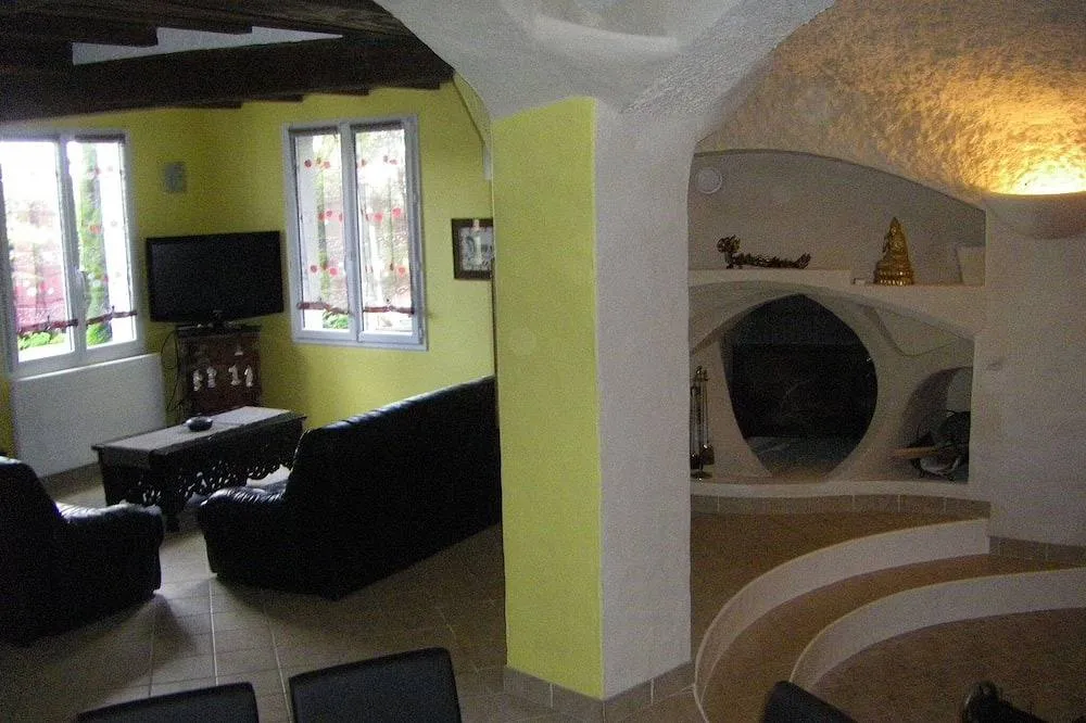 Maison Semi-Troglodyte à Nazelles-Négron, photo 6