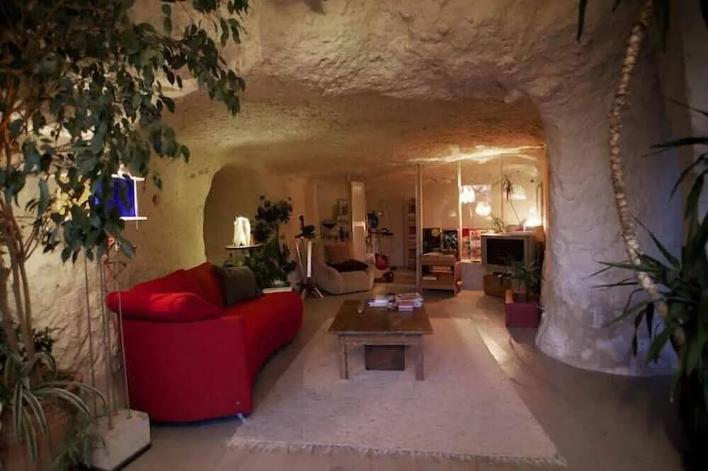 Maison troglodyte contemporaine à Berthenay, photo 6