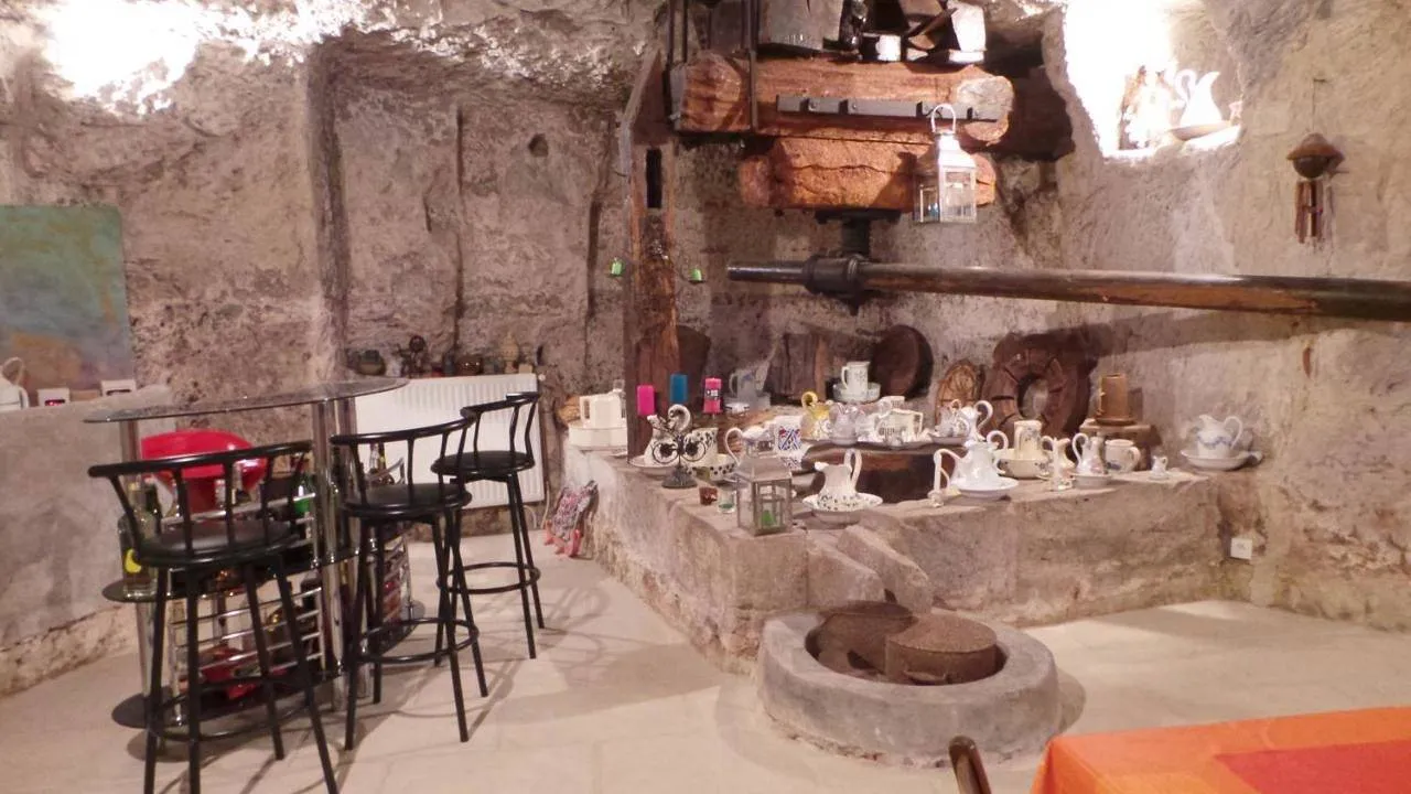 Maison troglodyte de Pocé, gîte troglodyte à Pocé-sur-Cisse