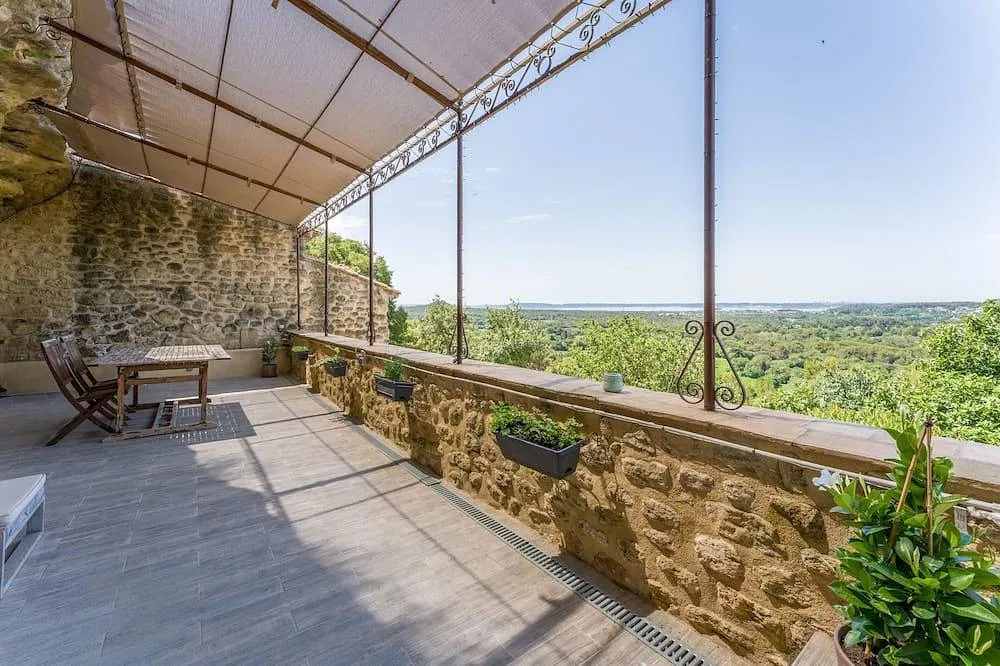 Studio de Cornillon, gîte troglodyte à Cornillon-Confoux