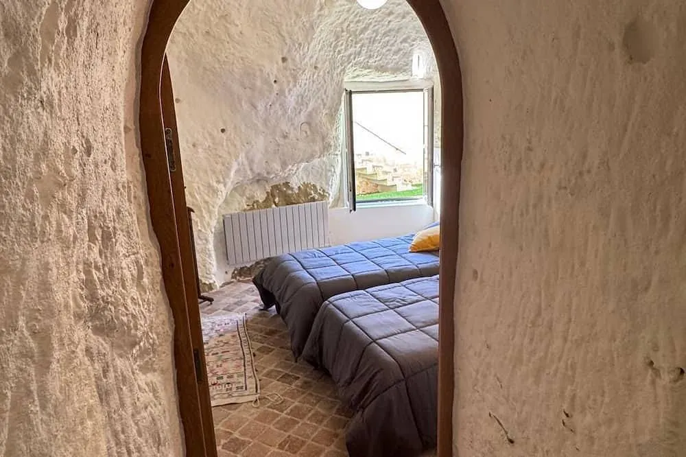 Suite familiale troglodyte à La Roche-Clermault, photo 4