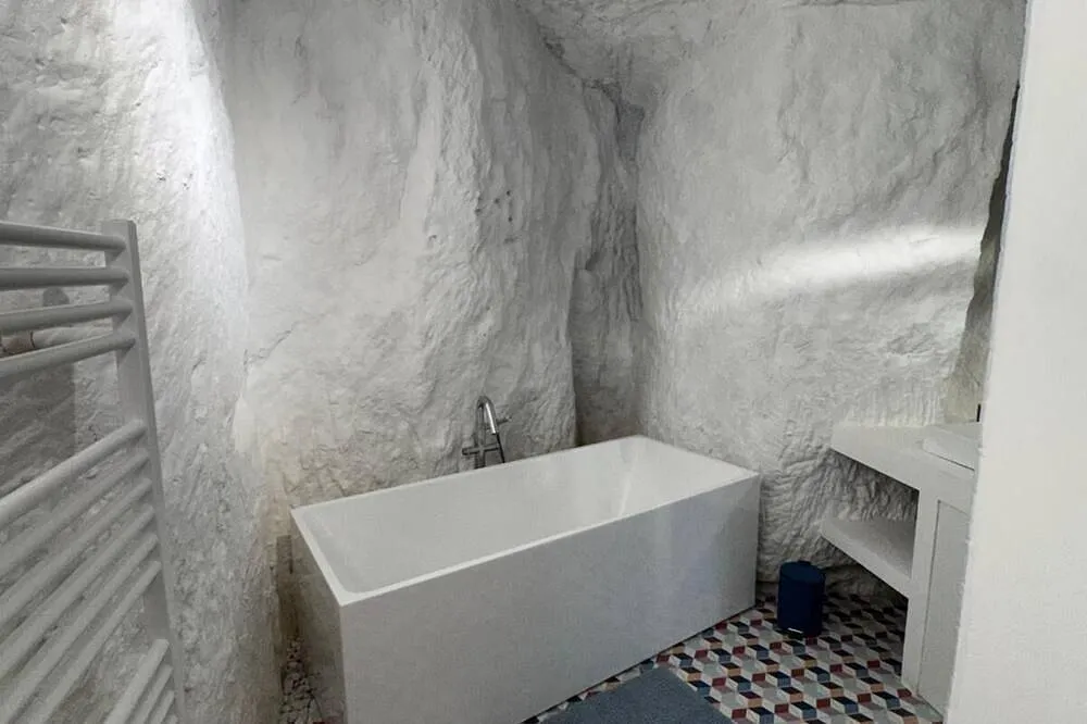 Suite familiale troglodyte à La Roche-Clermault, photo 7