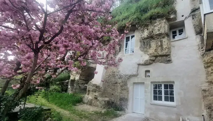 Troglo entre Caves et Châteaux, gîte troglodyte à Montlouis-sur-Loire