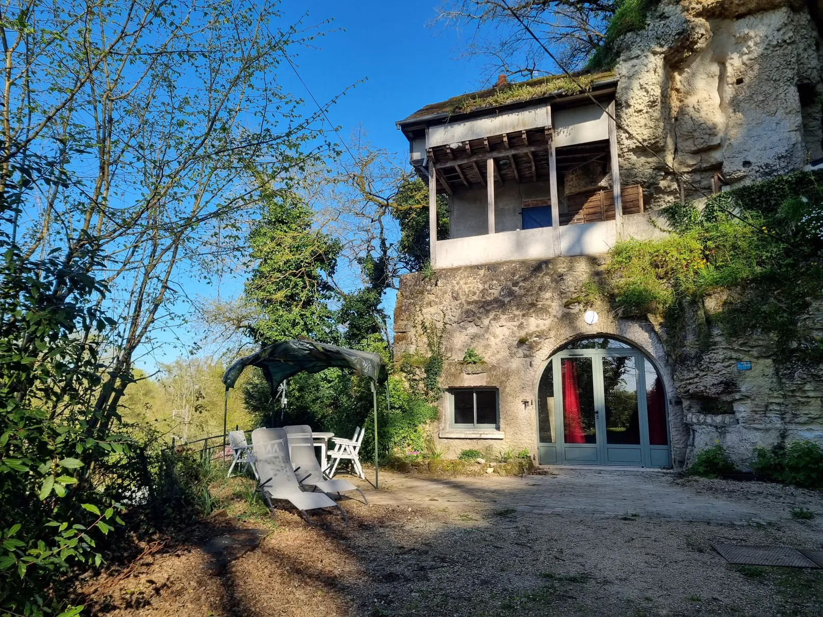 Troglodyte en bord de Loire, gîte troglodyte à Montlouis-sur-Loire